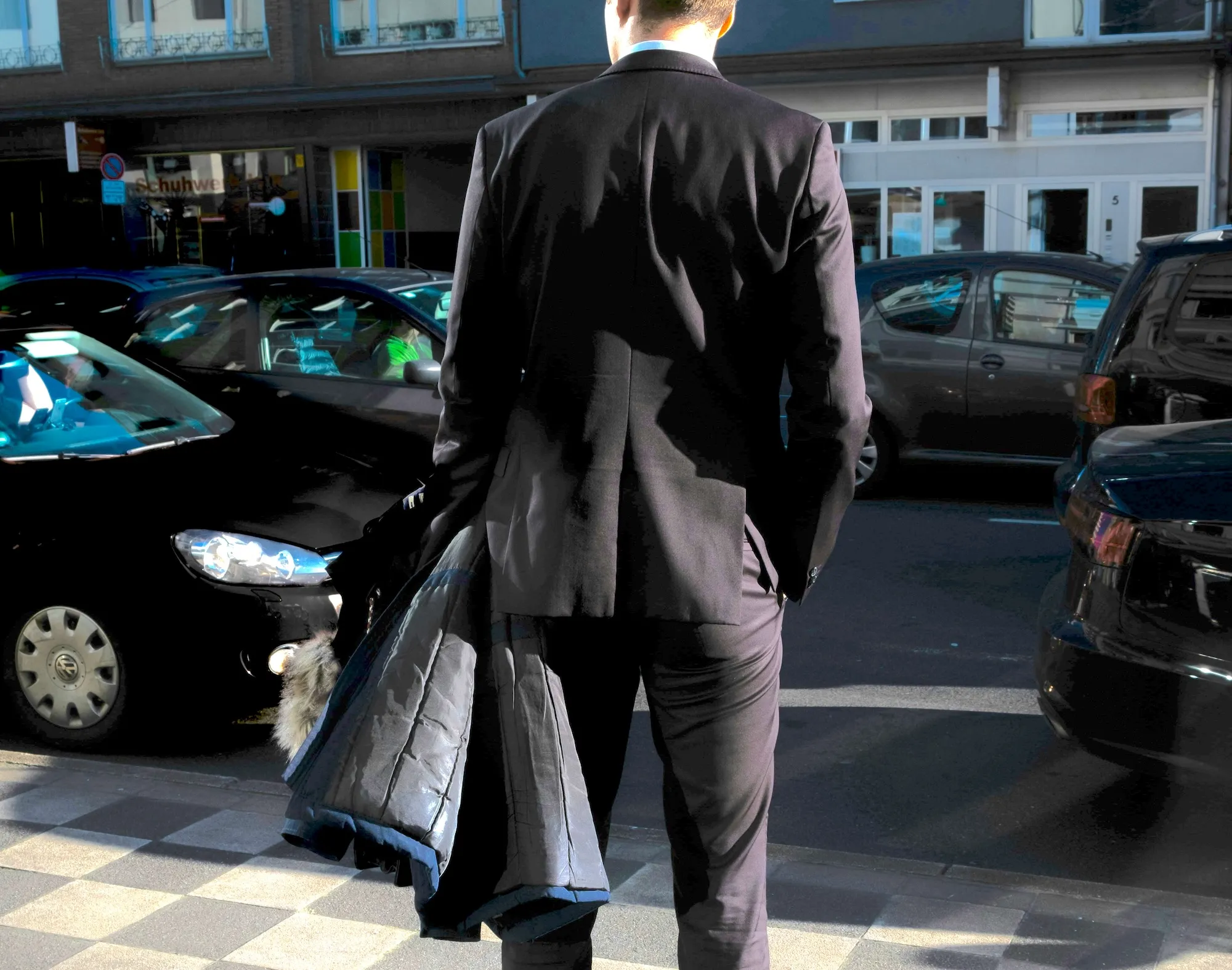 採用活動中のビジネスマン